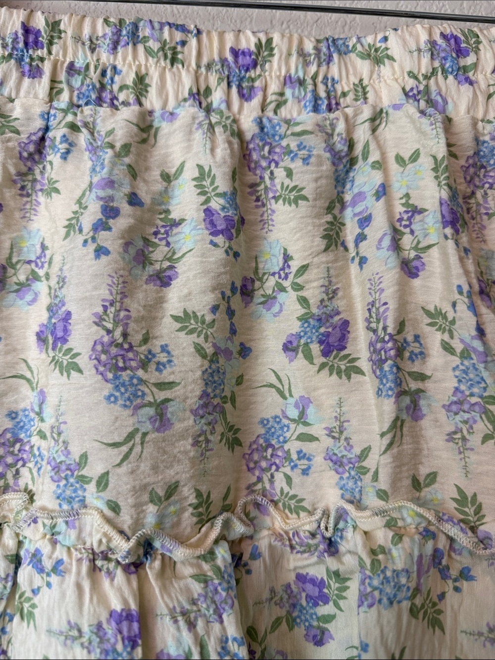 Bridgerton Floral Tiered Ruffle Skirt in Cream‎ and Lavender Size Large - Picture 5 of 9